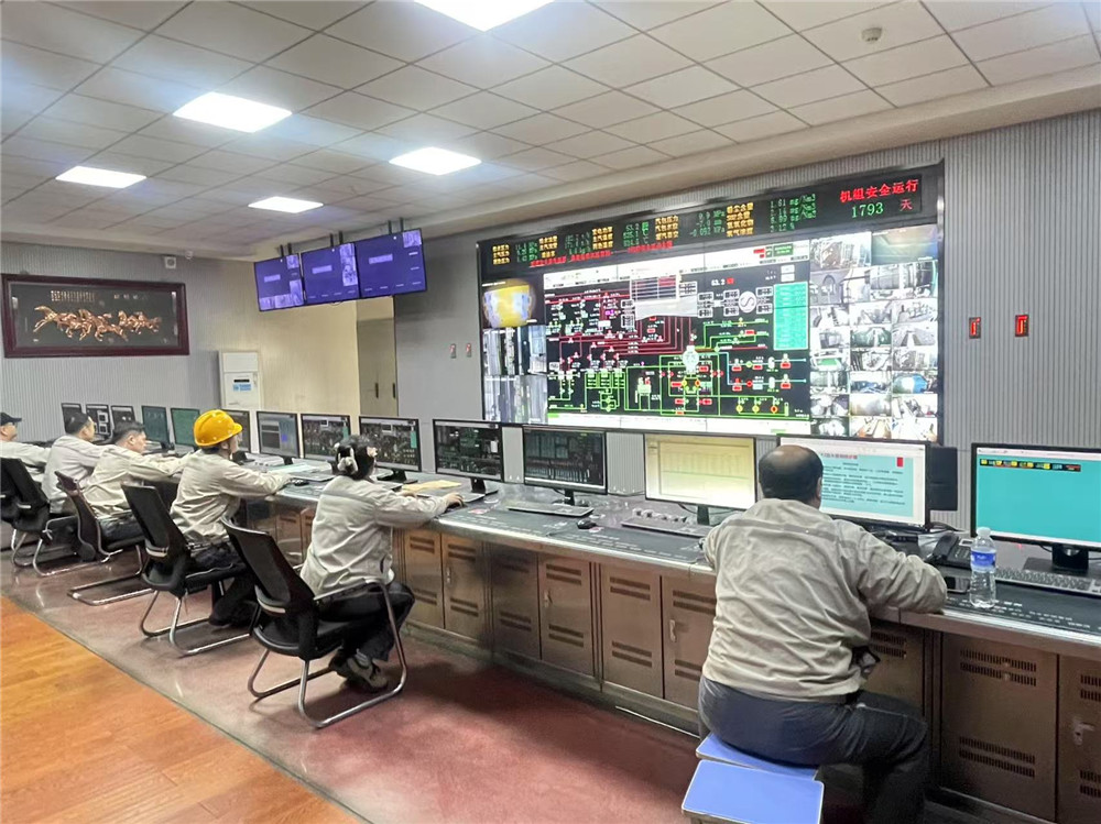 1739681859134297.jpg 煤气发电主控室新图.jpg