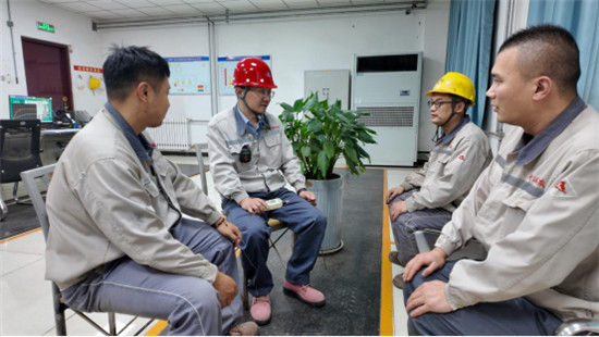 1746066512173139.jpg (官网、公众号)济源钢铁王洪杰荣获“全国劳动模范”称号663.jpg